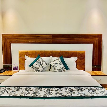 Hotel White House 350 Mtr From Golden Temple Amritsar Eksteriør billede