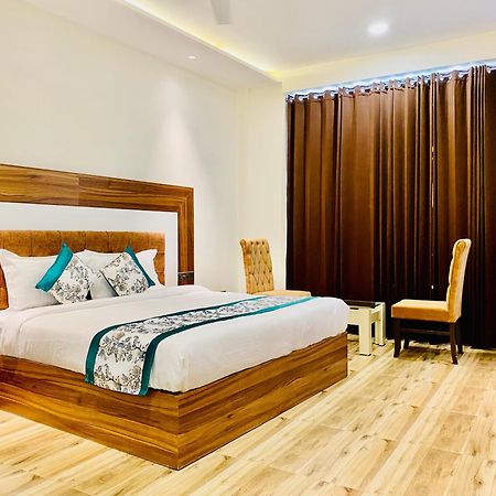 Hotel White House 350 Mtr From Golden Temple Amritsar Eksteriør billede