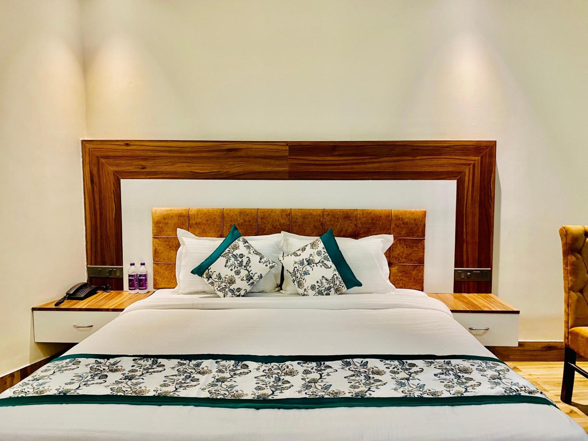 Hotel White House 350 Mtr From Golden Temple Amritsar Eksteriør billede