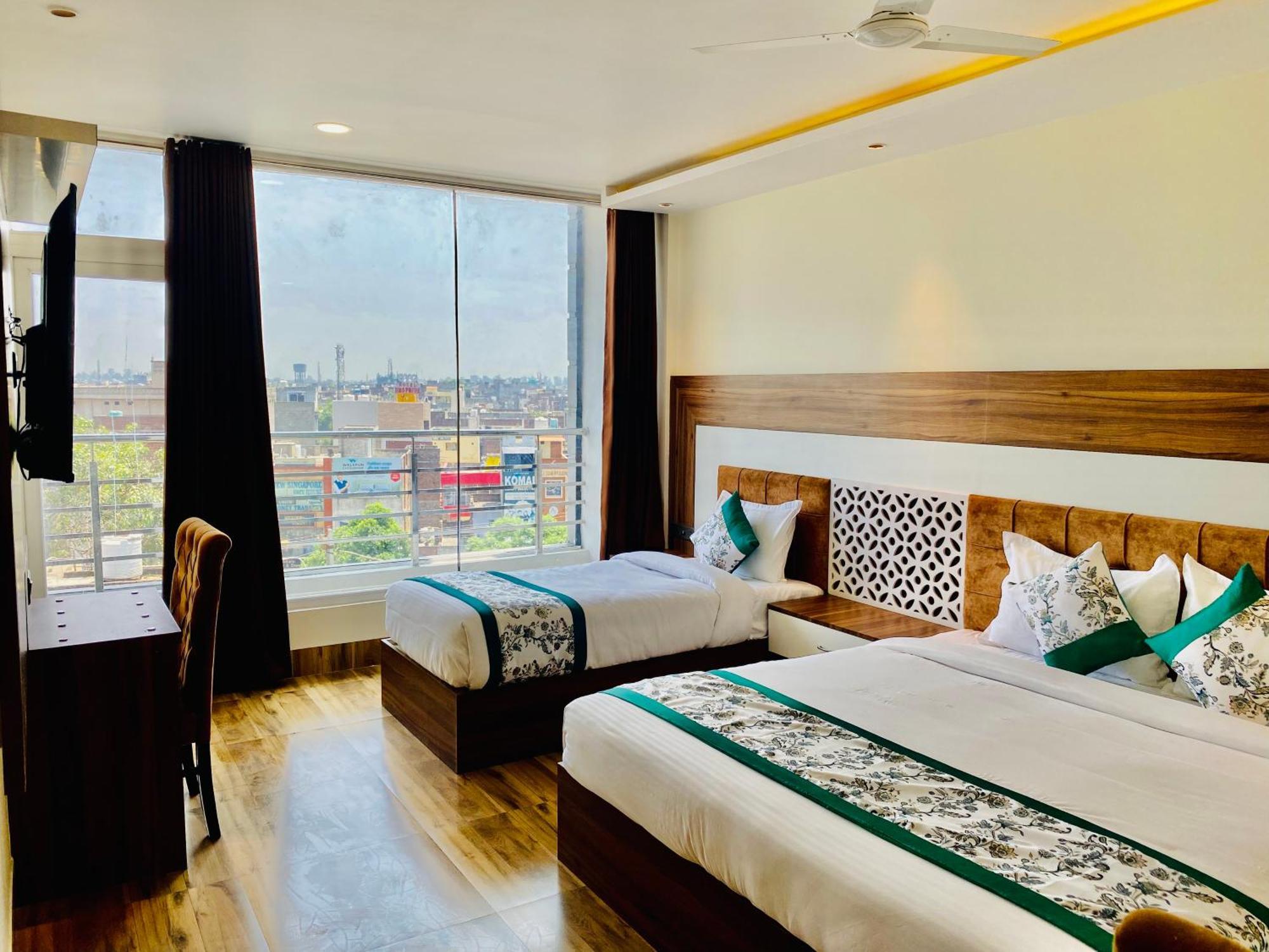 Hotel White House 350 Mtr From Golden Temple Amritsar Eksteriør billede