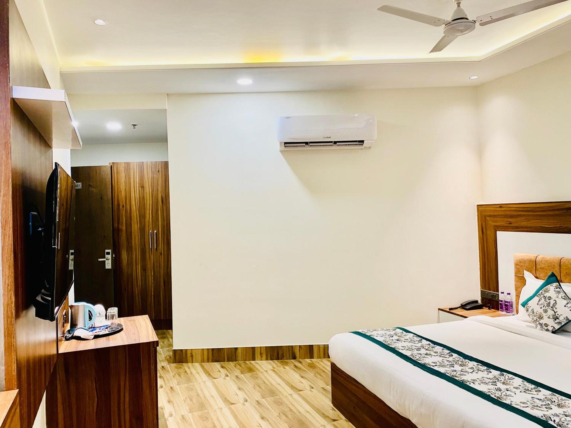 Hotel White House 350 Mtr From Golden Temple Amritsar Eksteriør billede