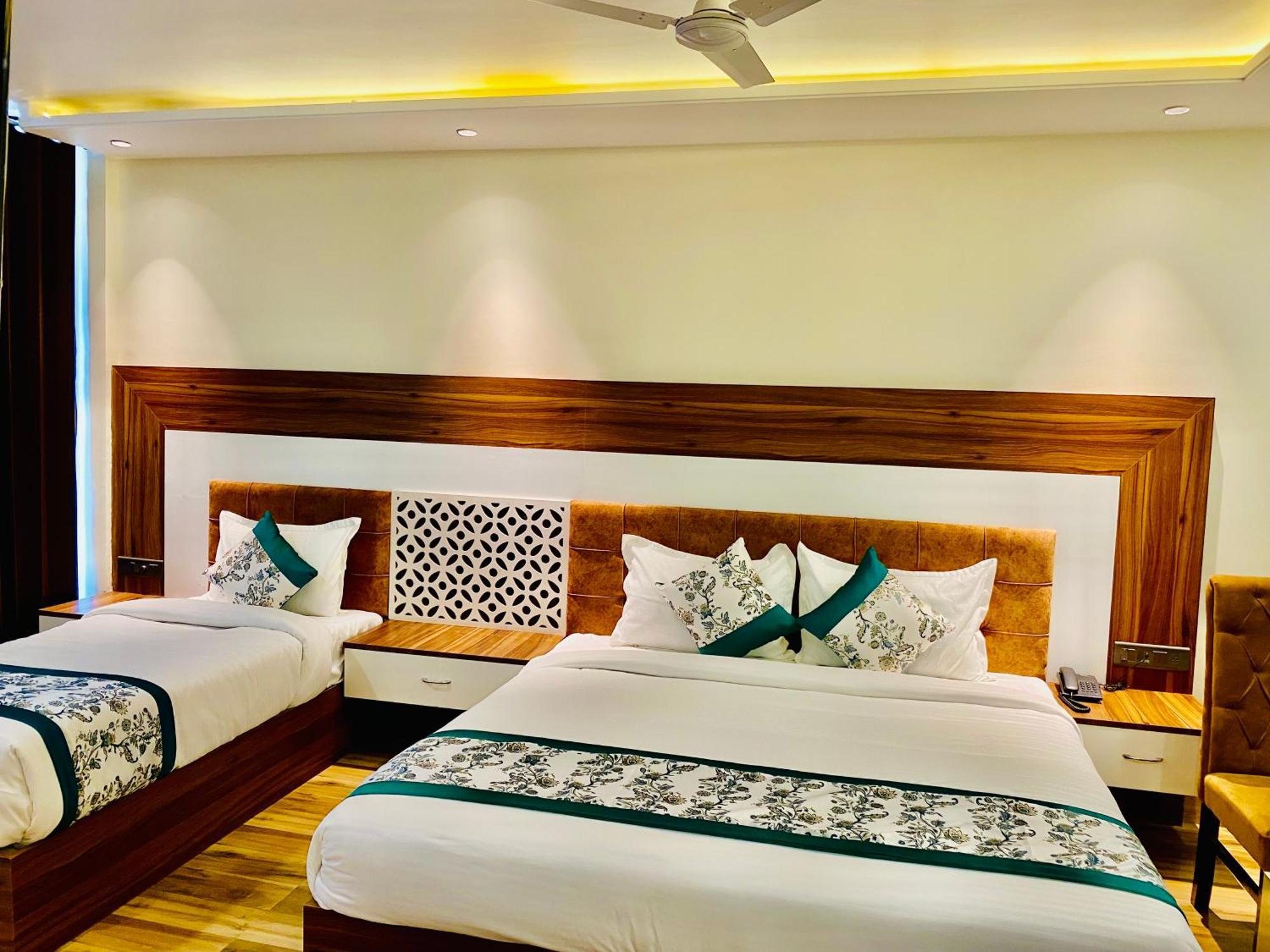 Hotel White House 350 Mtr From Golden Temple Amritsar Eksteriør billede