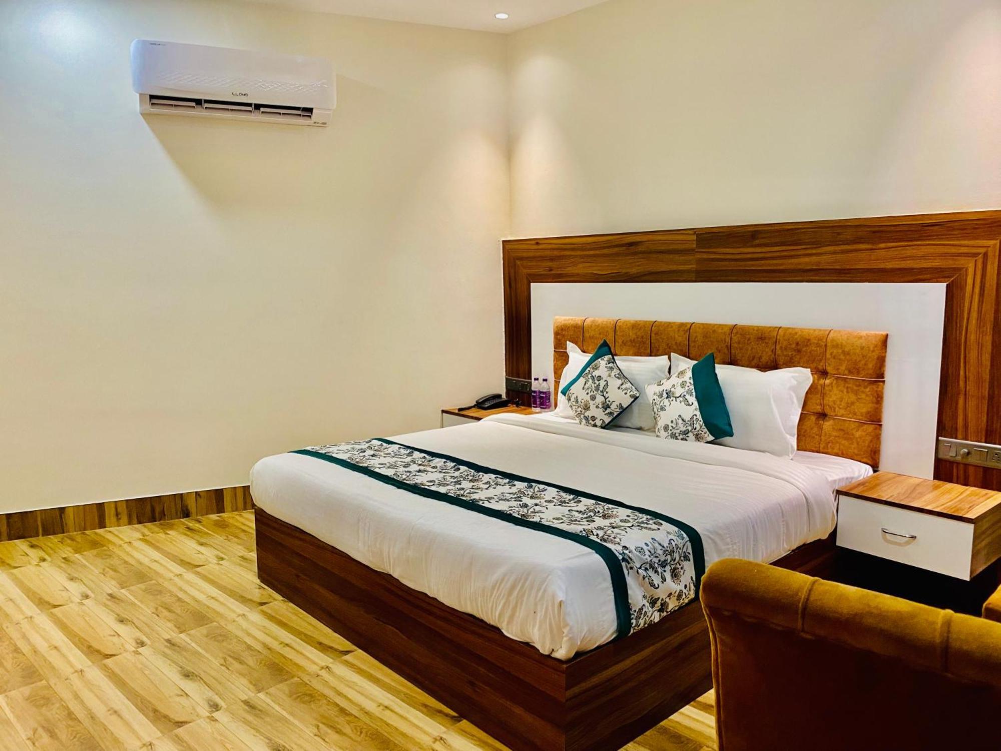 Hotel White House 350 Mtr From Golden Temple Amritsar Eksteriør billede
