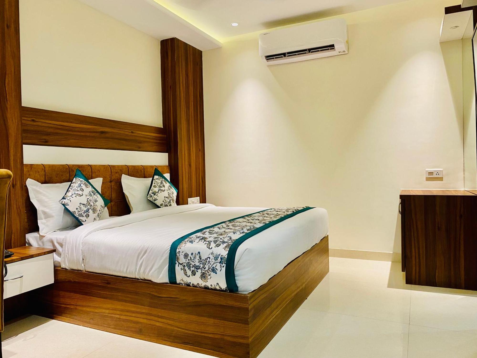 Hotel White House 350 Mtr From Golden Temple Amritsar Eksteriør billede